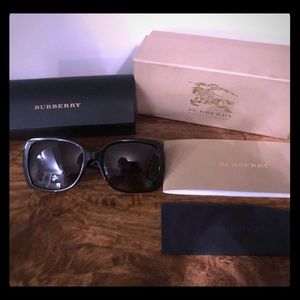 Burberry Sunglasses Style 4610